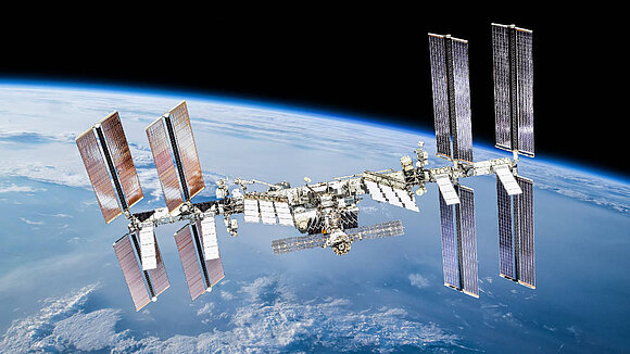 Satellit Weltraum