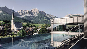 Außenansicht Pool Hotel Hochkönigin im Salzburger Land