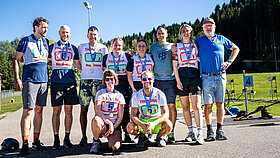 Gruppenbild der Teilnehmer beim Sommer-Biathlon-Training mit TQ