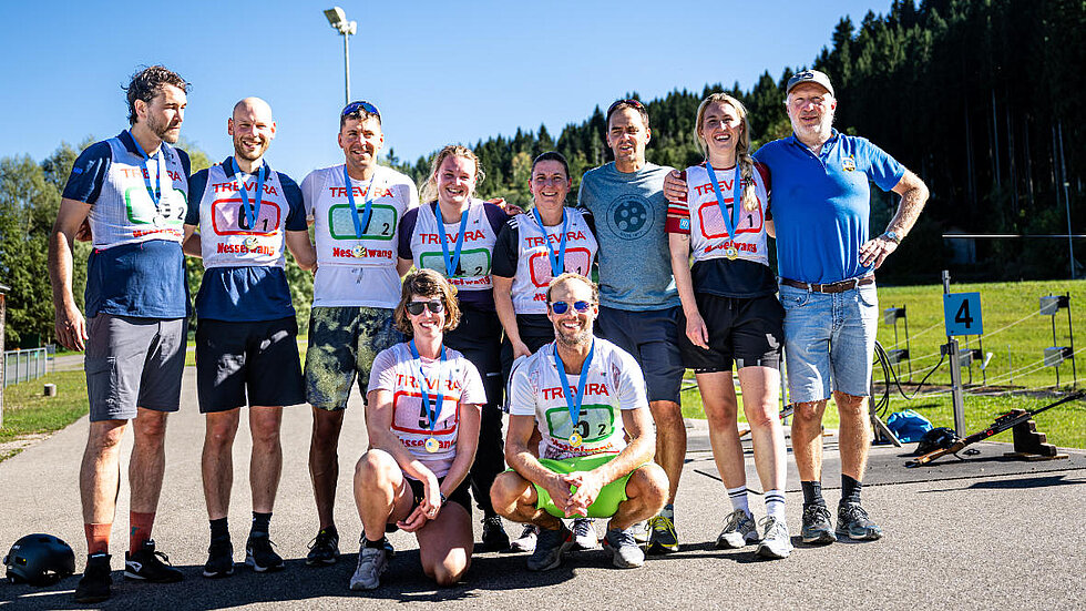 Gruppenbild der Teilnehmer beim Sommer-Biathlon-Training mit TQ