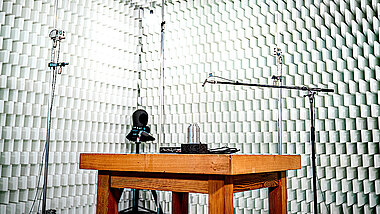 Testing an electronic device in the sound measurement room in the TQ-PCC