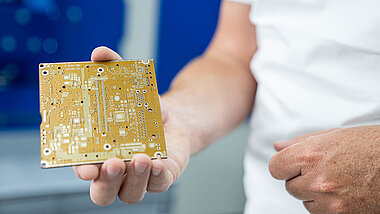 Frag den E²MS-Experten Mann mit Modul