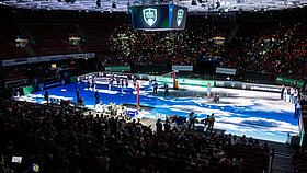 Beleuchtetes Volleyballspielfeld des GCDW