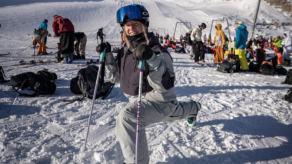 Muriel Mohr beim Aufwärmen im Schnee