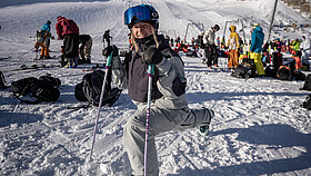 Muriel Mohr beim Aufwärmen im Schnee