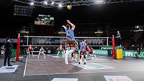 Volleyballspiel vom GCDW mit Spielern in Aktion