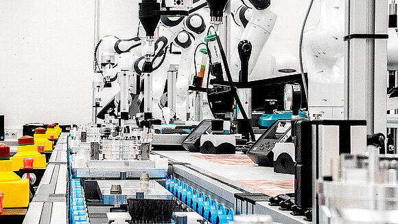 Cobots in an automated industrial production facility