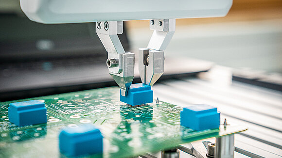 Assembly of a printed circuit board