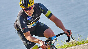 Profiradfahrer Alexander Steffens auf dem Fahrrad