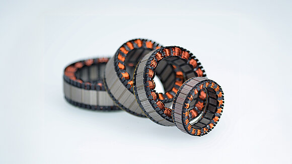 Four ILM-E servo motors of different sizes