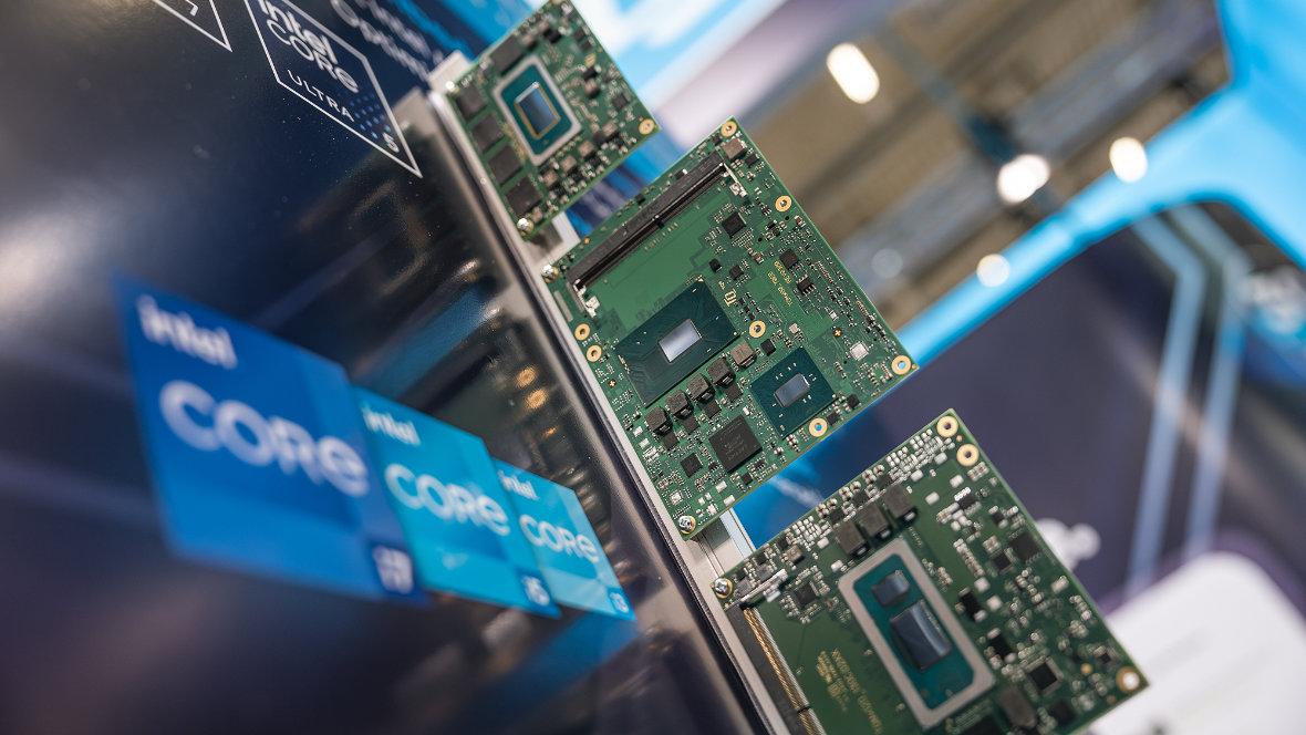 Intel Modul an einer Messewand