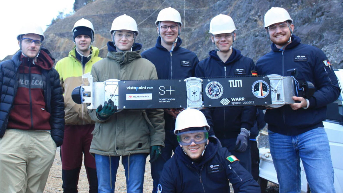 Group photo of WARR employees