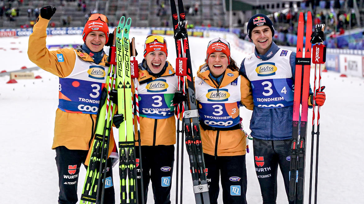 Gruppenbild vier deutsche Nordische Kombinierer vom DSV