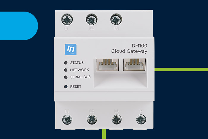 Produktbild DM100 von TQ-Automation mit blauem Hintergrund und grünem Streifen