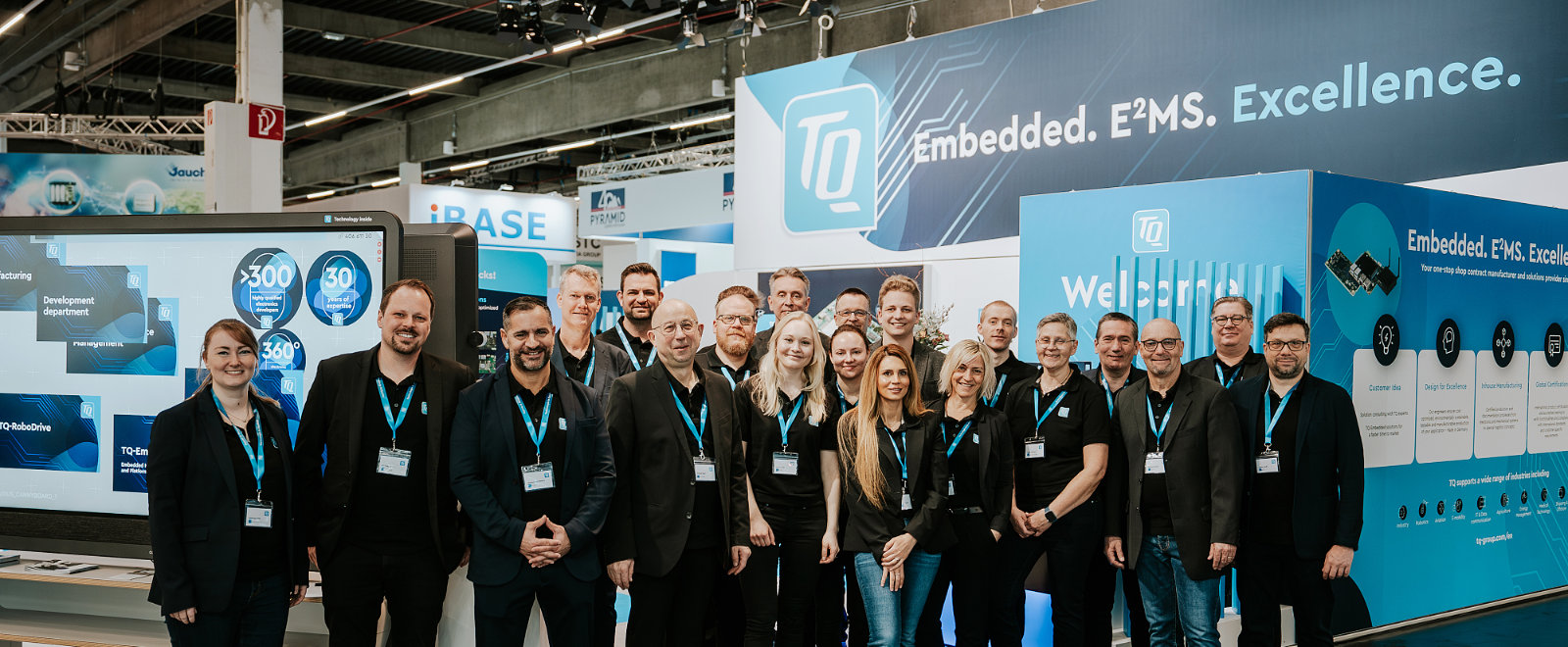 Gruppenfoto vom TQ-Team auf der Embedded World